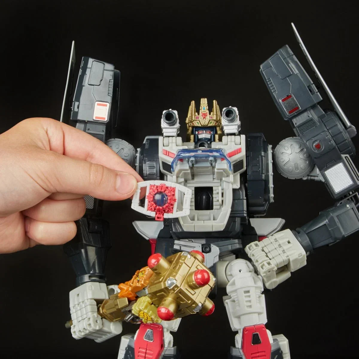 Transformers Generations Power of the Primes Throne of the Primes Optimal Optimus Action Figure